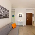 Massarent House - Gambara M1 Апартаменты *