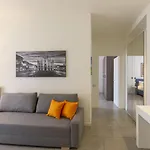Massarent House - Gambara M1 Апартаменты *